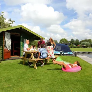 https://camping-recreatiepark-aalsmeer.thehaguehotels.net
